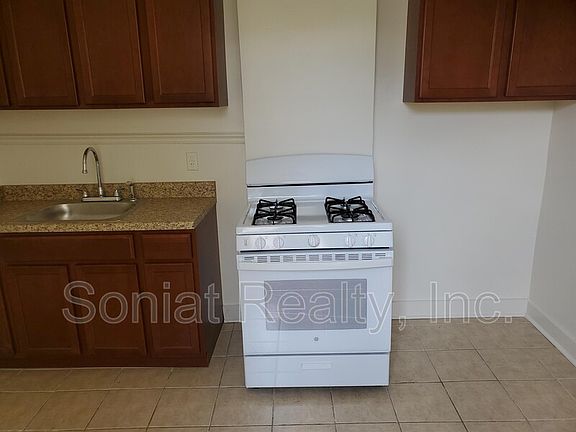 5th image of 4521 Baudin St