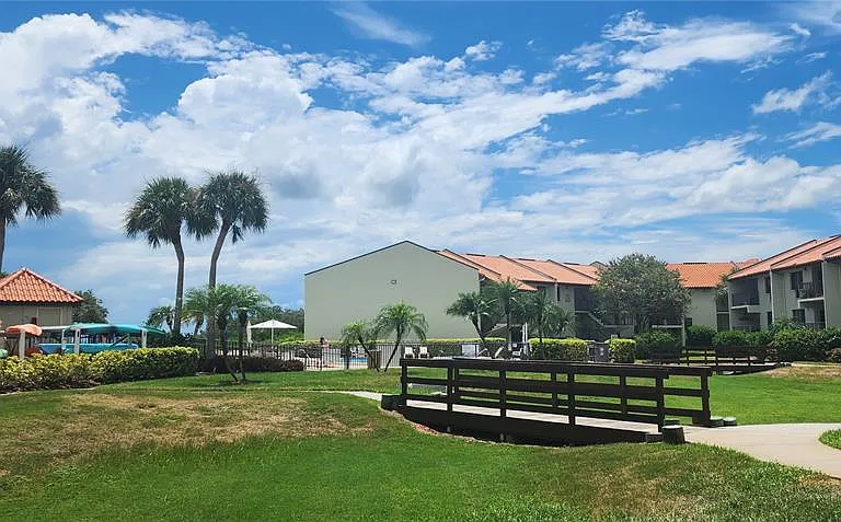 1515 Pinellas Bayway S #62 — Photo 52