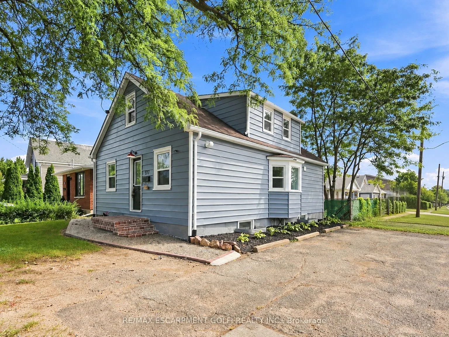 3 bed, $1,950 — Photo 1