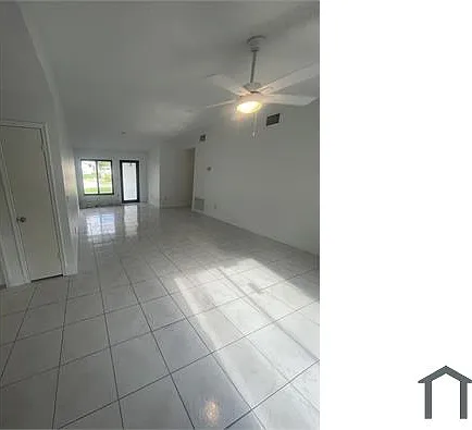 1943 NW 5th Way — Photo 11