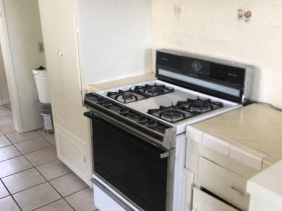 3rd image of 533 N 21st St APT 1