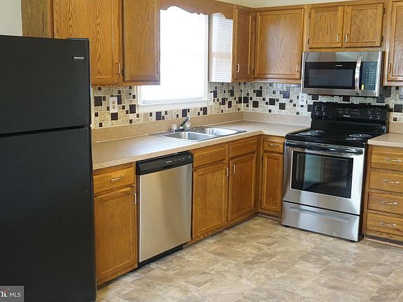 4th image of 26004 Hills Dr