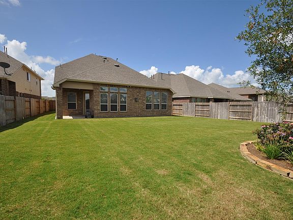 3rd image of 28550 Linden Belle Dr