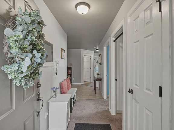 3rd image of 61382 SE Geary Dr