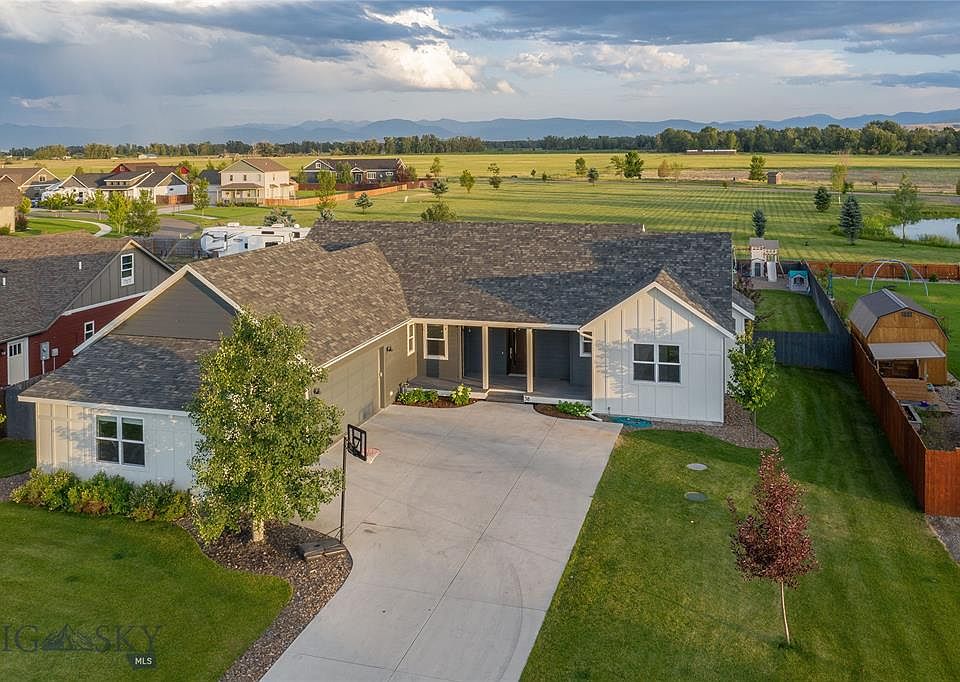 1st image of 38 Grassy Meadows Dr
