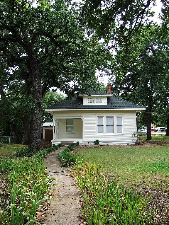 2 bed, 1300 sqft, $1,700 — Photo 1