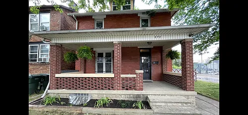 272 S Green St Photo 1