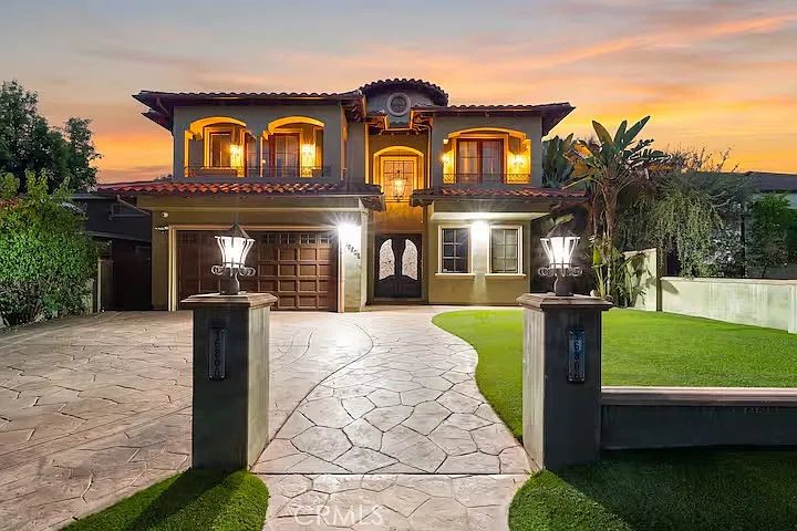5 bed, 5.5 bath, 4204 sqft, $14,000 — Photo 2