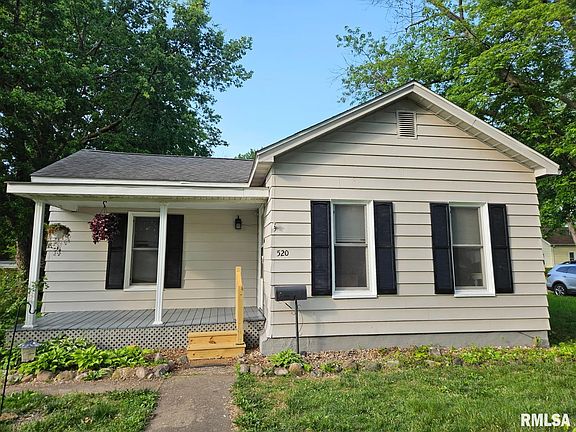 2nd image of 520 W Beech St