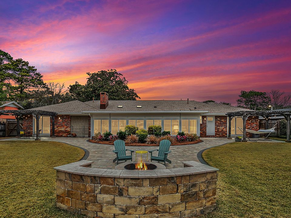 1st image of 76 Country Club Rd