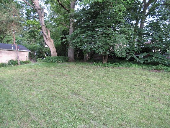 4th image of 511 E Lake Shore Dr