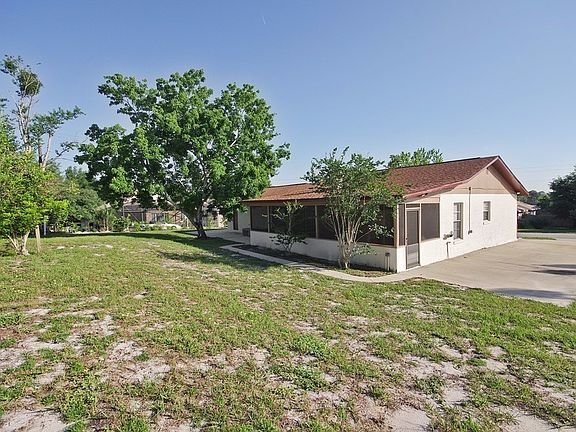 2nd image of 940 Lovington Dr