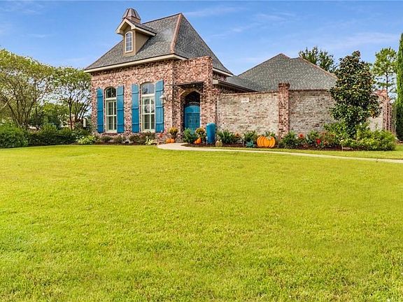 2nd image of 2350 Longue Vue Dr