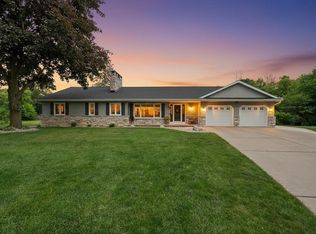 2687 Vissers Ct, Green Bay, WI 54313