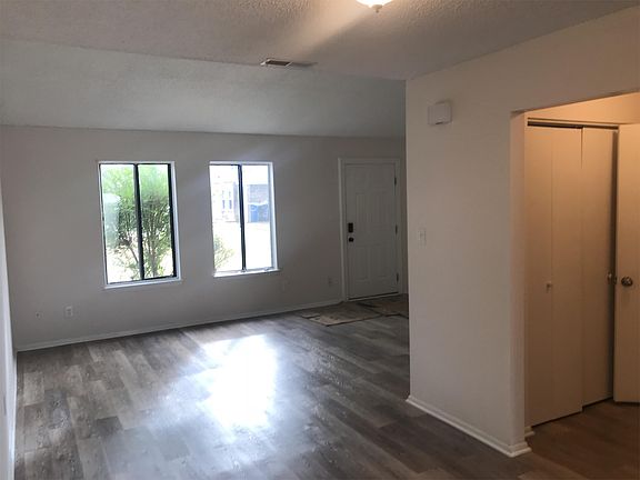 2nd image of 1311 Sierra Dr #1