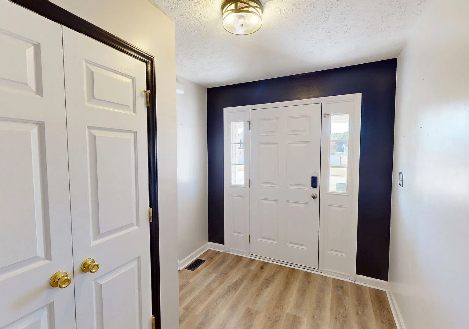 Updated Ranch w/ Bonus in Hope Mills! — Photo 3