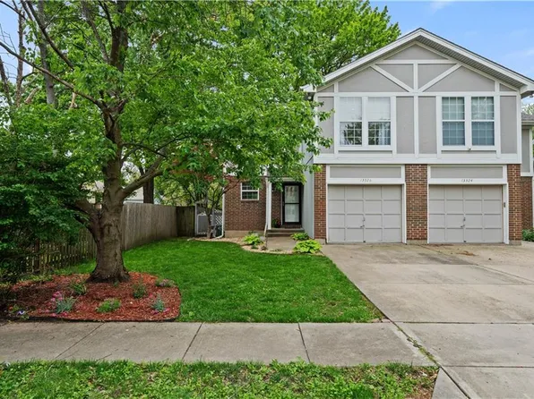 13326 Walnut St, Kansas City, MO 64145