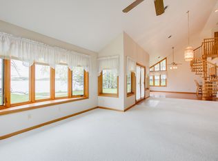 1344 Scenic Hideaway Ln NE, Elysian, MN 56028