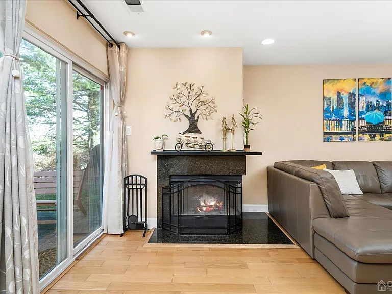 31D Chicopee Dr — Photo 11