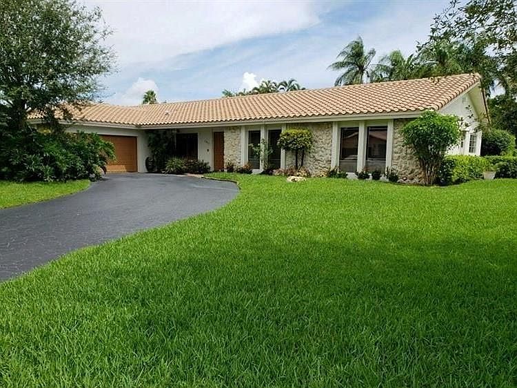 1st image of 1311 NW 100th Ave