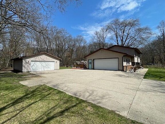 3rd image of 2842 S Riverwood Dr