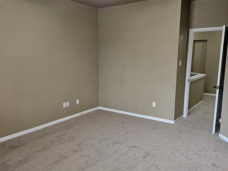 2100 Pipers Field Dr #4 — Photo 11