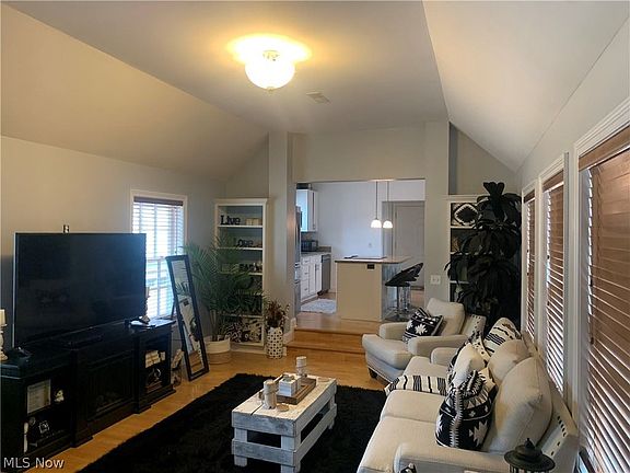 3rd image of 7472 Presley Ave #F-1