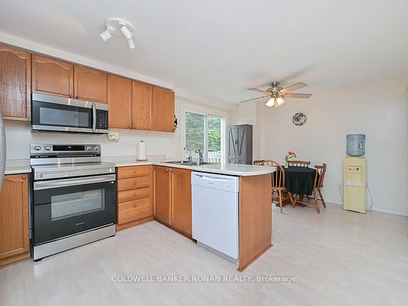 3rd image of 56 Edward St