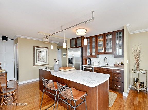 4th image of 1460 N Sandburg Ter APT 2511