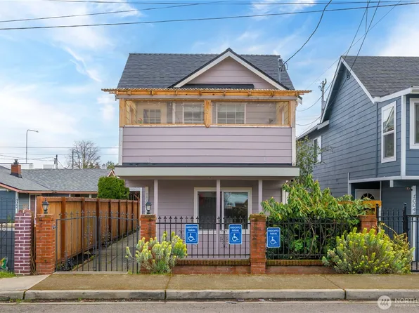 10046 17th Avenue SW, Seattle, WA 98146