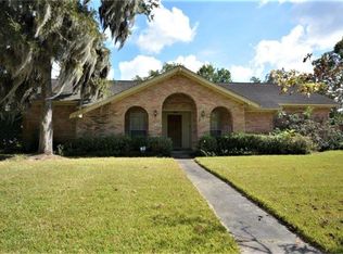 117 Catalpa St, Lake Jackson, TX 77566
