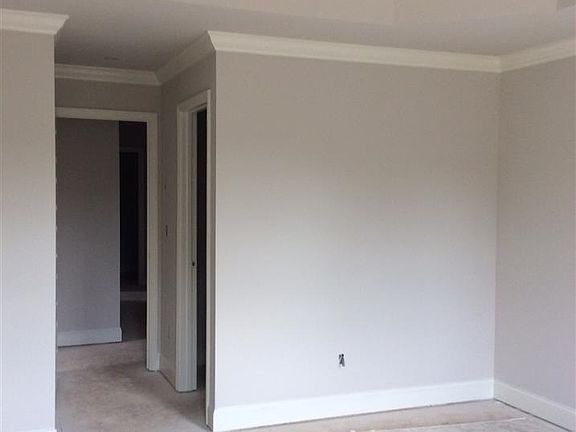 4th image of 7013 Camrose Ln