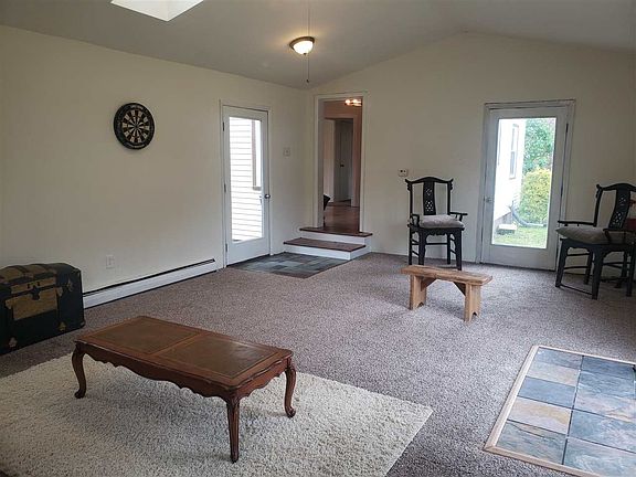 3rd image of 673 Elm Ave