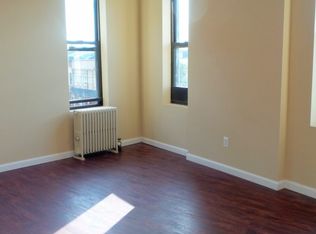 870 Onderdonk Ave, Ridgewood, NY 11385