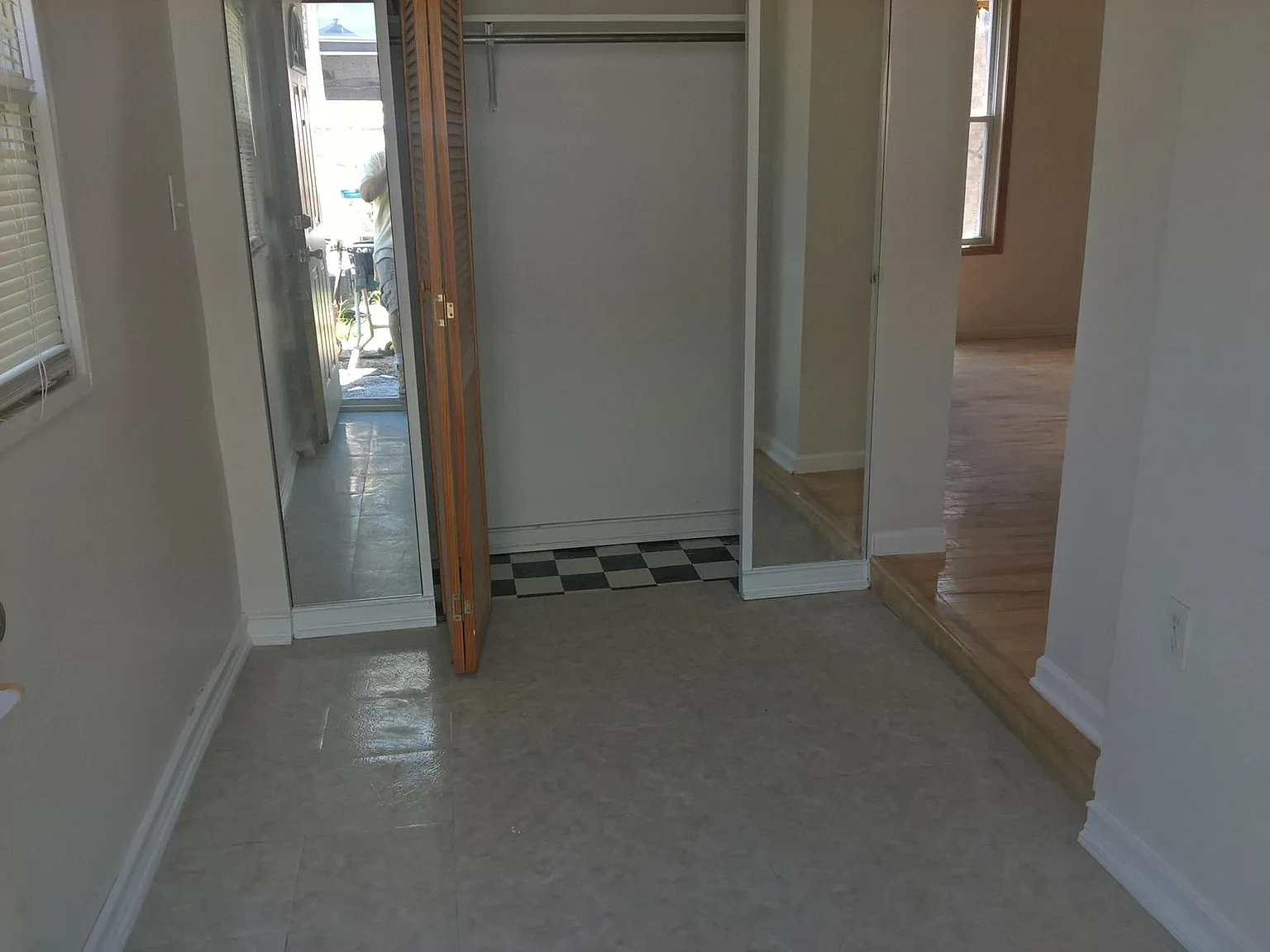 S 4th Ave, Maywood — Photo 1
