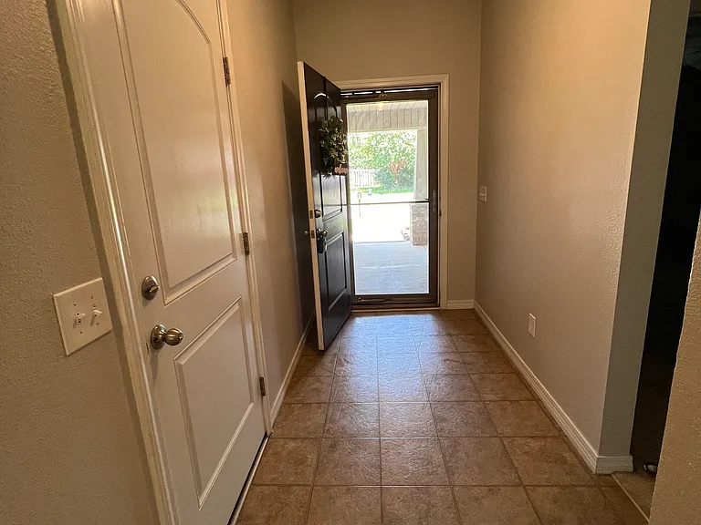 4928 Makenna Cir — Photo 2