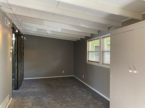 3rd image of 2101 Sloan St #6