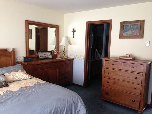 4th image of 485 Angela Dr