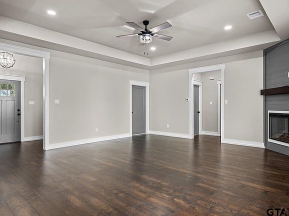 5th image of 1201 Mary Lee Ln