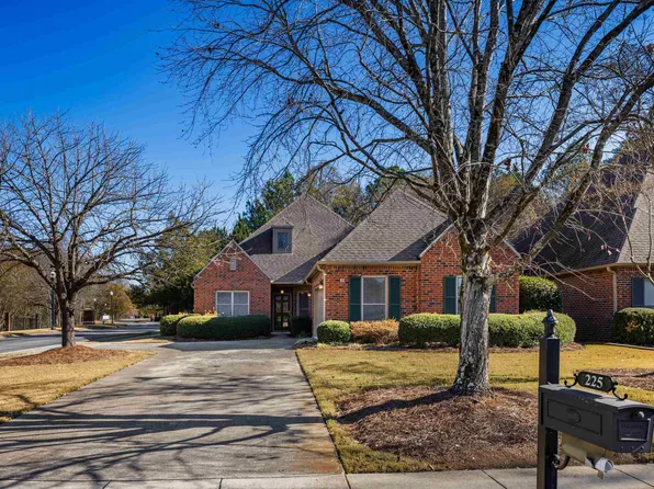 225 University Park Dr, Birmingham, AL 35209