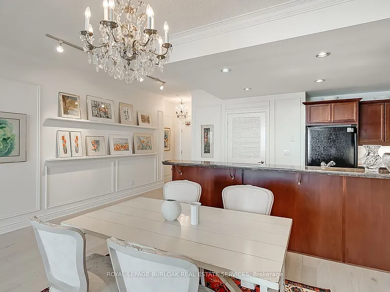 1477 Lakeshore Rd #704 — Photo 9