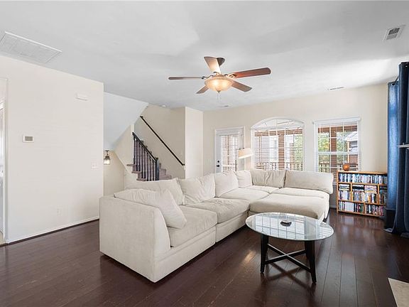 4th image of 4021 Palmer Ct