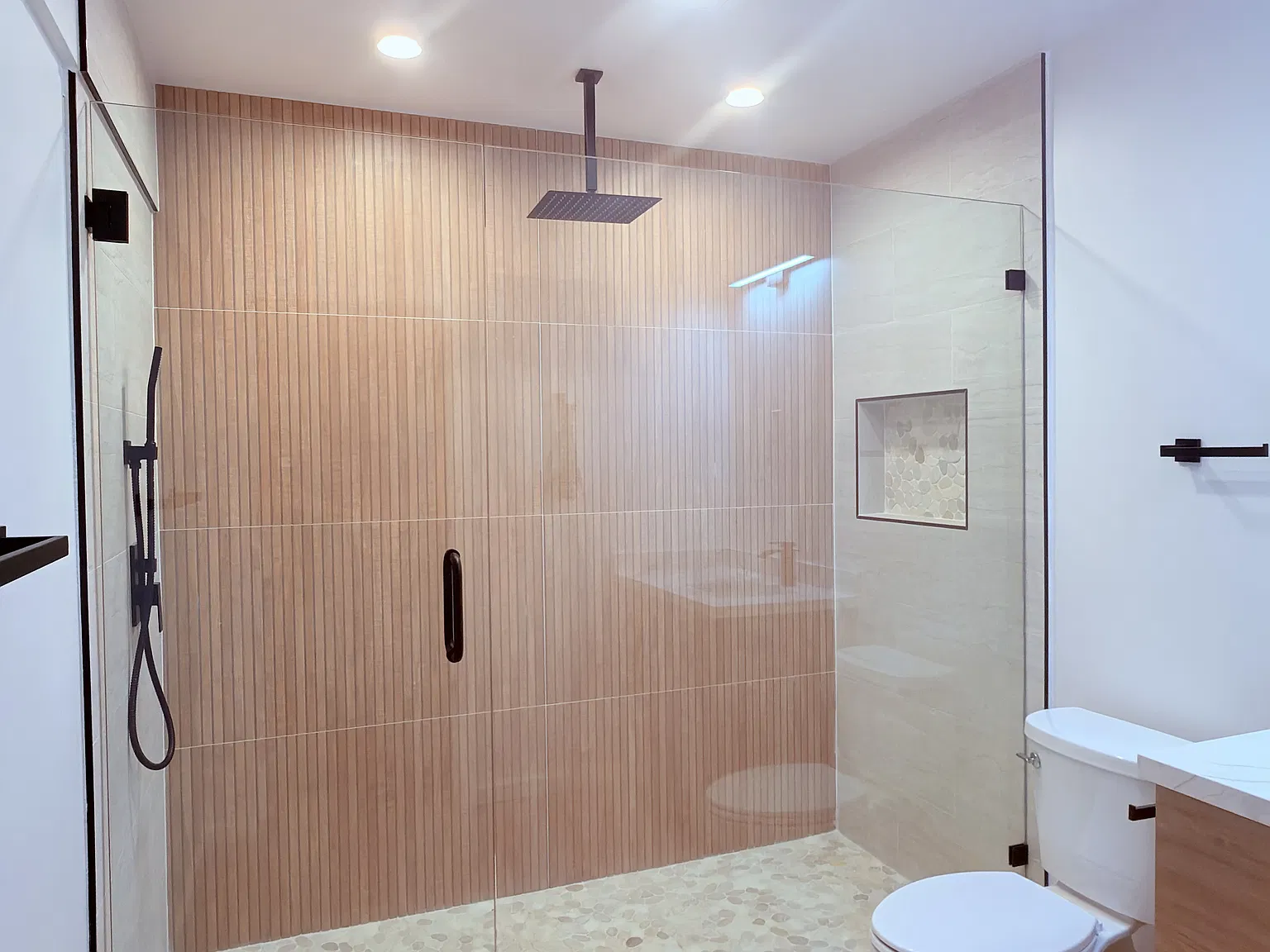 Studio, 600 sqft, $2,395 — Photo 2