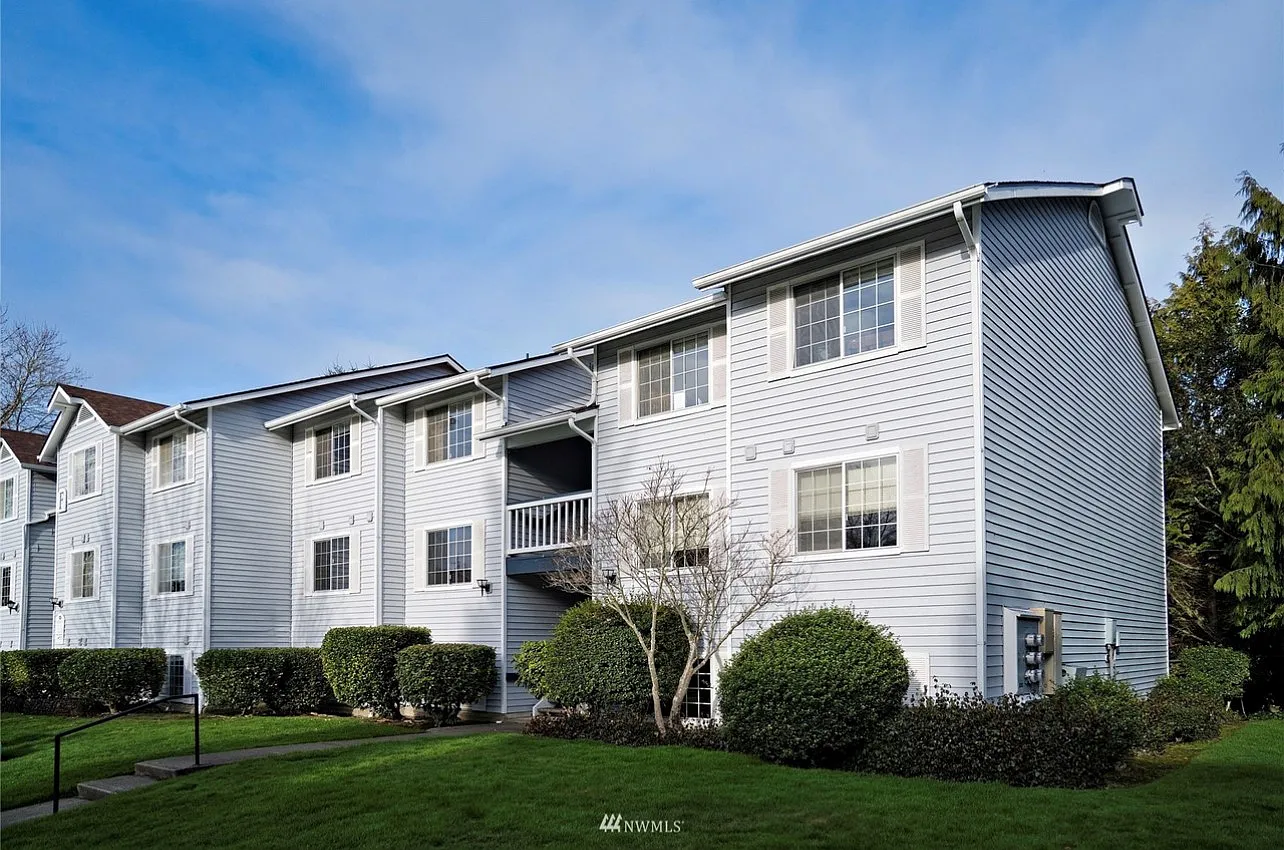 2 bed, 804 sqft, $2,100 — Photo 2