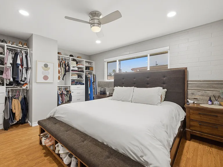 4846 N Woodmere Fairway #8 — Photo 17