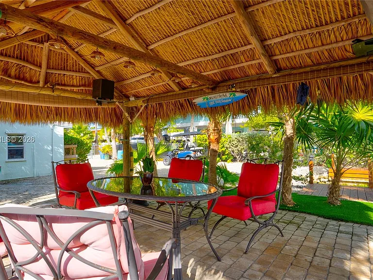 150 Azalea St — Photo 5