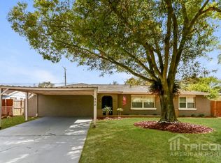 902 S Winchester Ct, Brandon, FL 33510