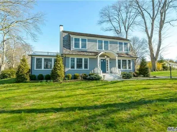 495 Jackson St, New Suffolk, NY 11956