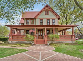 303 N Gary Ave, Wheaton, IL 60187