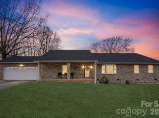 1304 Cambridge Dr, Shelby, NC 28152